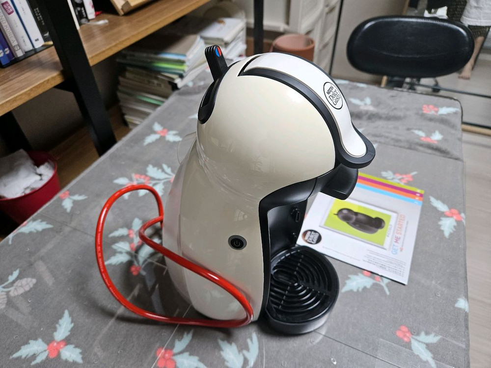 돌체구스토 피콜로 캡슐커피머신 이미지