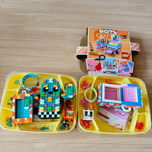 레고 도트 시리즈 사물함,연필꽂이,액자,열쇠고리등 판매합니다. 이미지