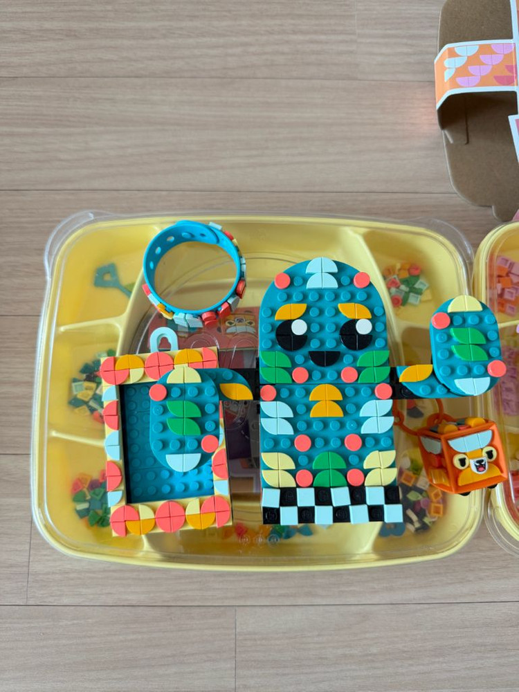 레고 도트 시리즈 사물함,연필꽂이,액자,열쇠고리등 판매합니다. 이미지