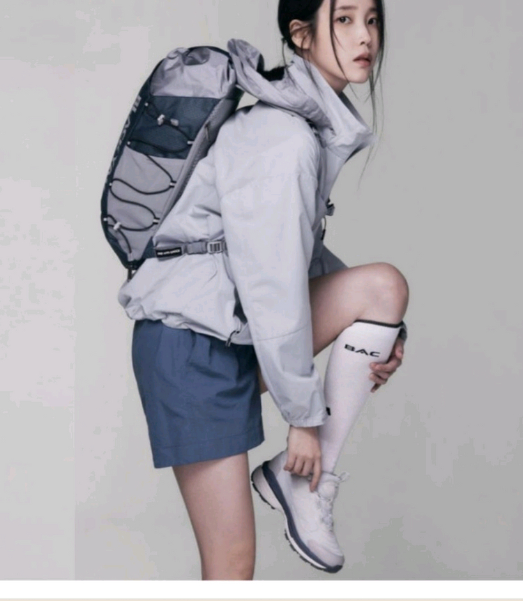 블랙야크 아이유 고어텍스 운동화 이미지