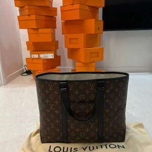 루이비통 위켄드 토트백