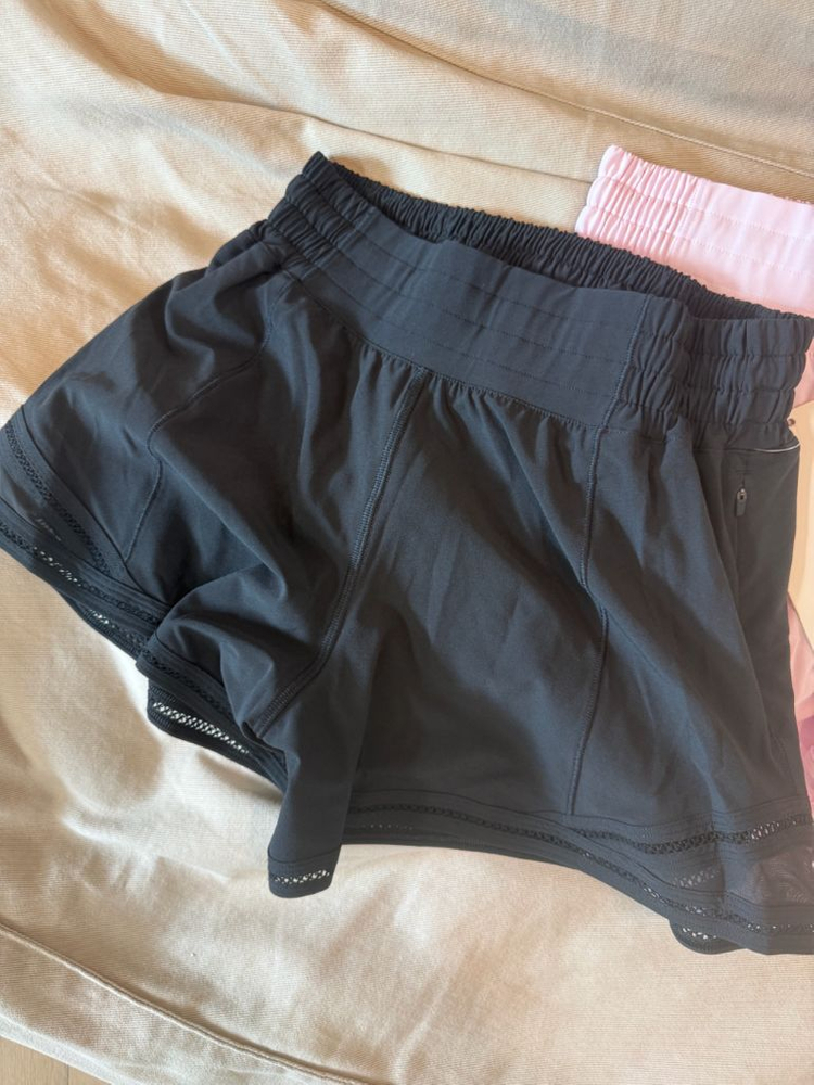 룰루레몬 핫티핫 하이라이즈 쇼츠 4사이즈 러닝쇼츠 이미지