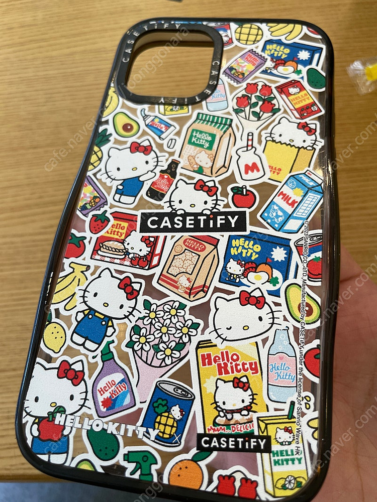 케이스티파이 12프로 헬로우 키티 폰케이스 이미지