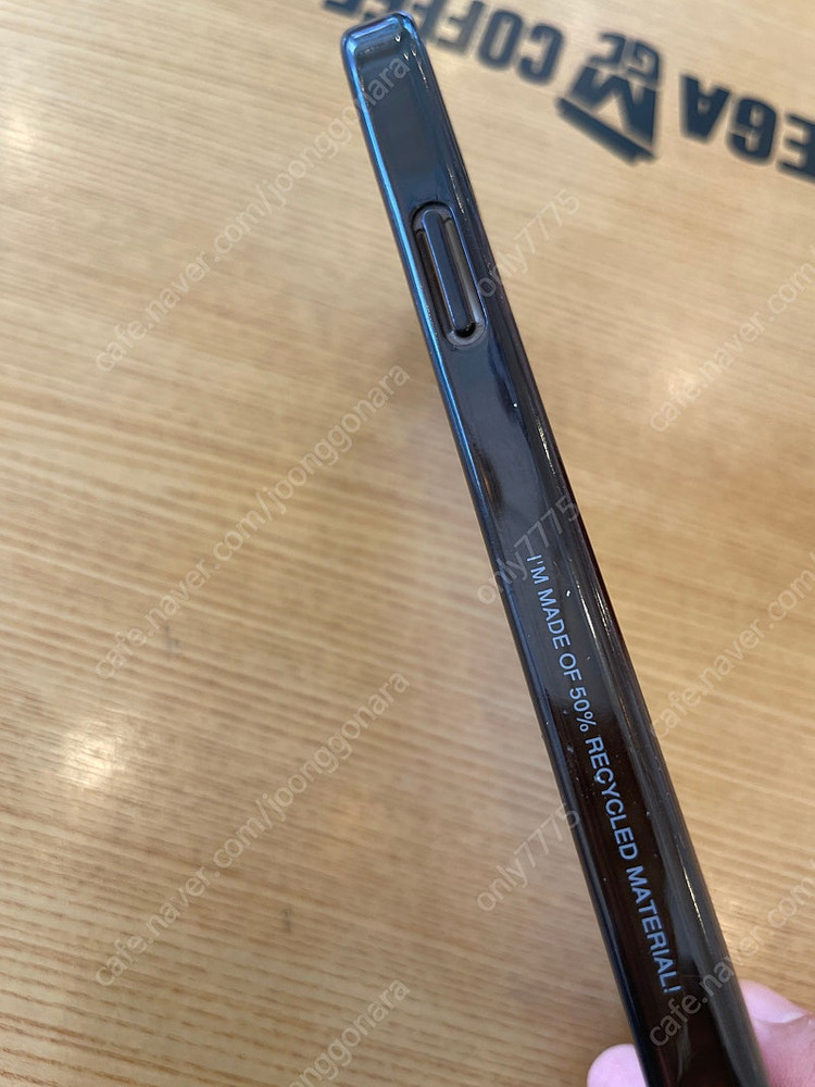 케이스티파이 12프로 헬로우 키티 폰케이스 이미지