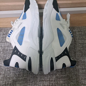 새상품입니다 운동화270