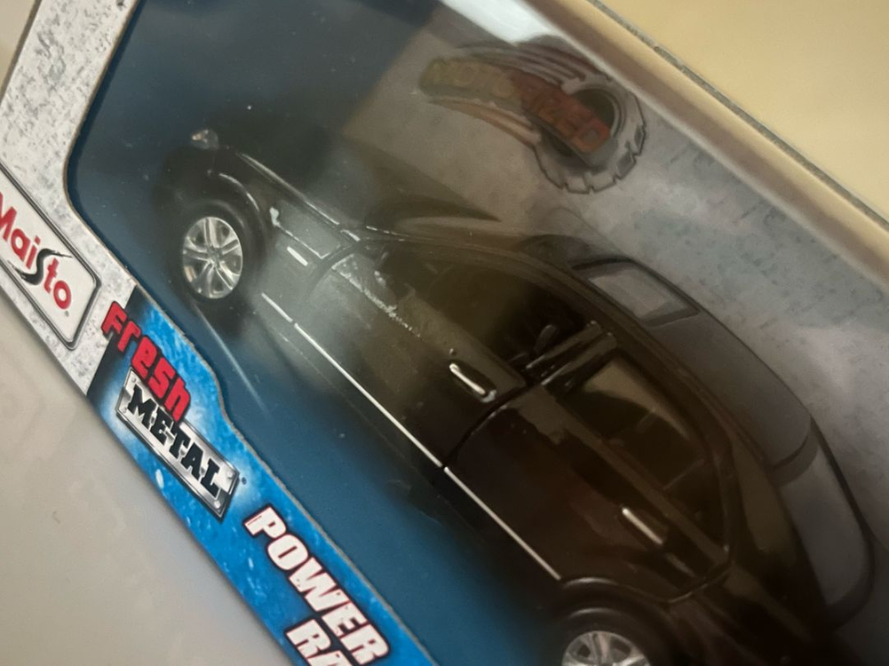 벤츠 E클래스 1:43 다이캐스트 모형--1