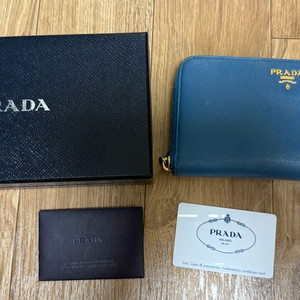 프라다 사피아노 장지갑 판매