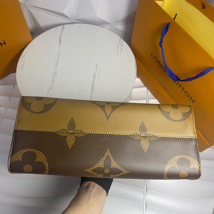 루이비통 온더고 모노그램 MM--3