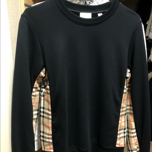 버버리 키즈 맨투맨 14y - 35만원 (성인 착용 가능)