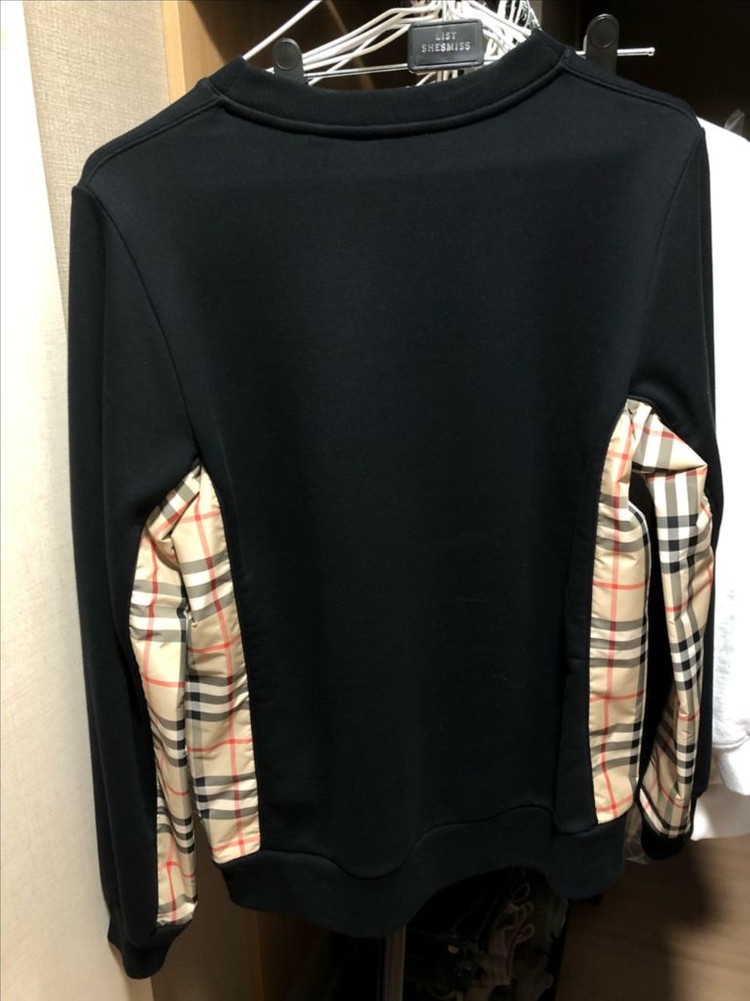 버버리 키즈 맨투맨 14y - 35만원 (성인 착용 가능)--1