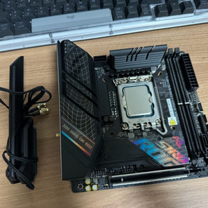 인텔 정품 i7-14700K + Asus Strix B760-i gaming 새제품급 ( 보증기간 매우 넉넉 )