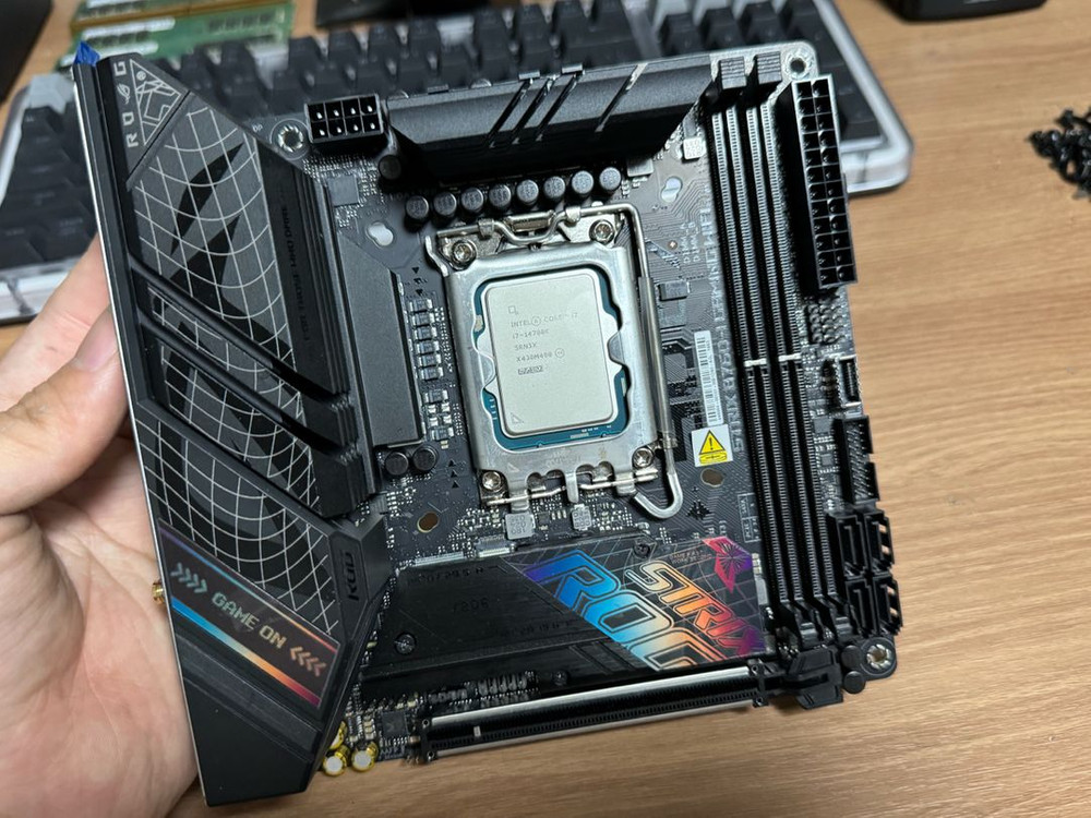 인텔 정품 i7-14700K + Asus Strix B760-i gaming 새제품급 ( 보증기간 매우 넉넉 )--1