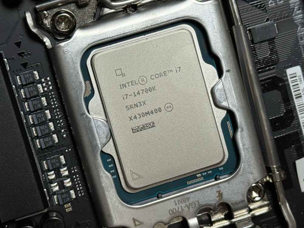 인텔 정품 i7-14700K + Asus Strix B760-i gaming 새제품급 ( 보증기간 매우 넉넉 )--3
