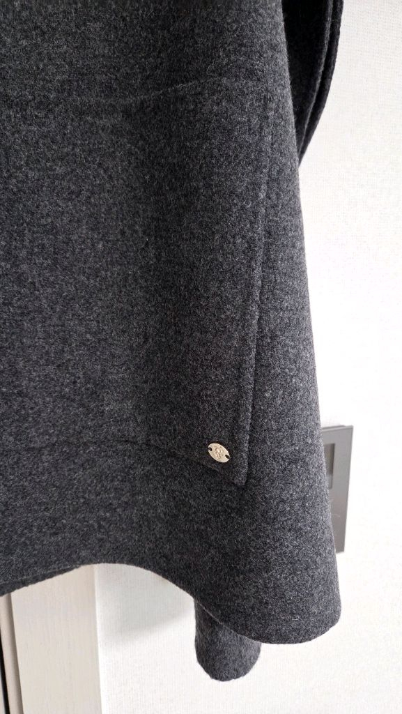 헬렌카민스키 케이프 판초 차콜 새상품--3