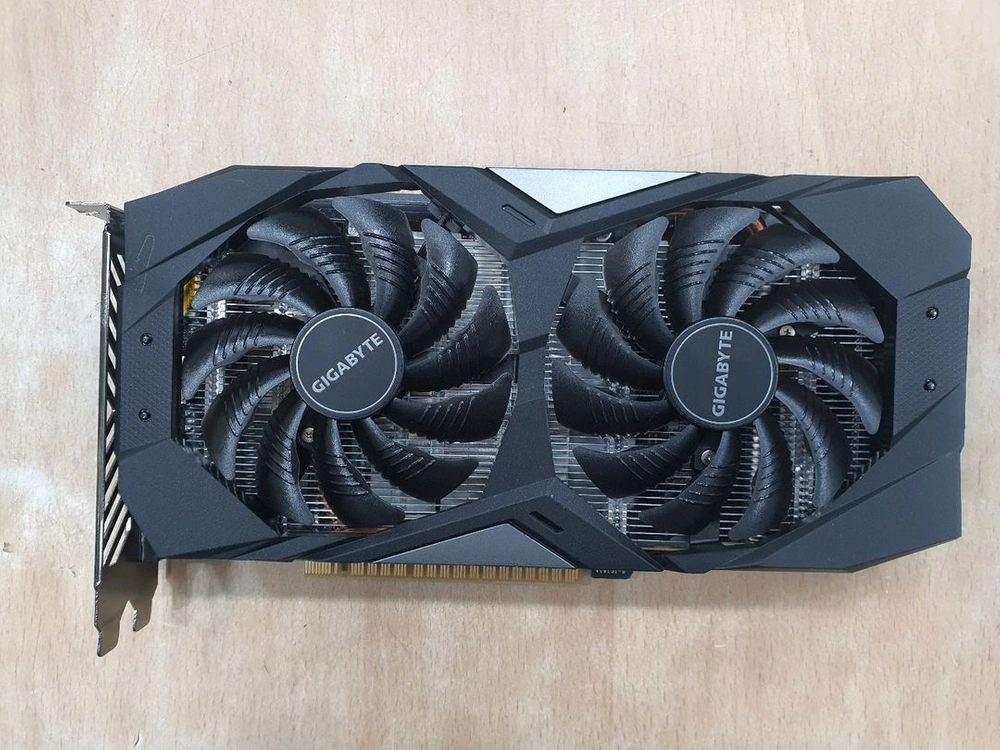 기가바이트 지포스 GTX 1650 SUPER 4GB 그래픽카드 이미지