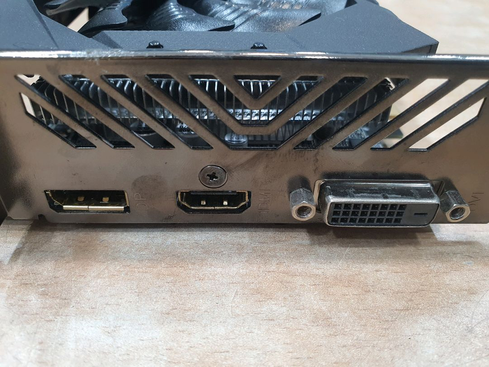 기가바이트 지포스 GTX 1650 SUPER 4GB 그래픽카드 이미지