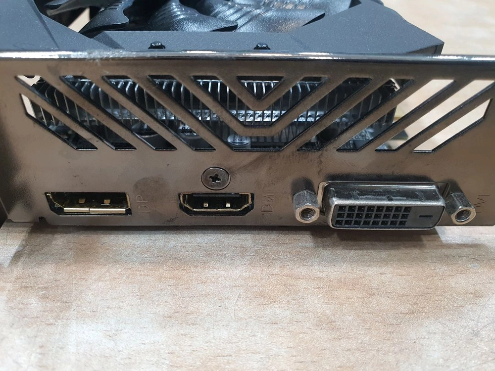 기가바이트 지포스 GTX 1650 SUPER 4GB 그래픽카드 이미지