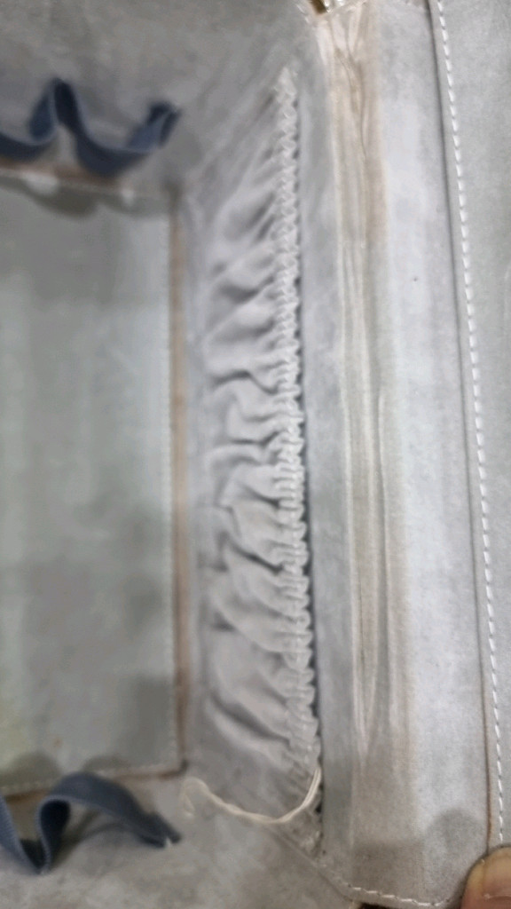 Lac Vert 뷰티 알루미늄 가방 팝니다.(거울내장)--9