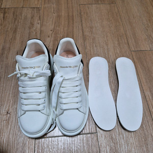 새상품컨디션 알렉산더 맥퀸39-250