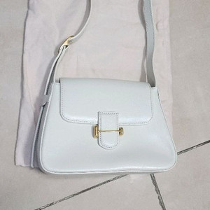 드메리엘 베티 크로스백 이미지