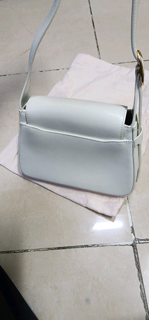 드메리엘 베티 크로스백 이미지