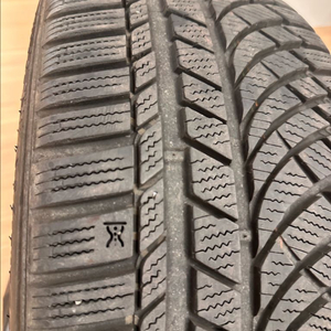 금호 윈터크래프트 WP72 245/45 R18 스노우 타이어 이미지