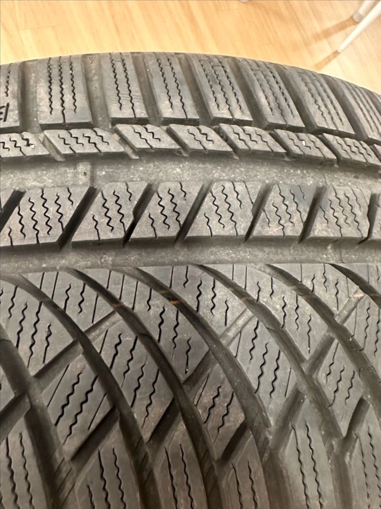 금호 윈터크래프트 WP72 245/45 R18 스노우 타이어 이미지
