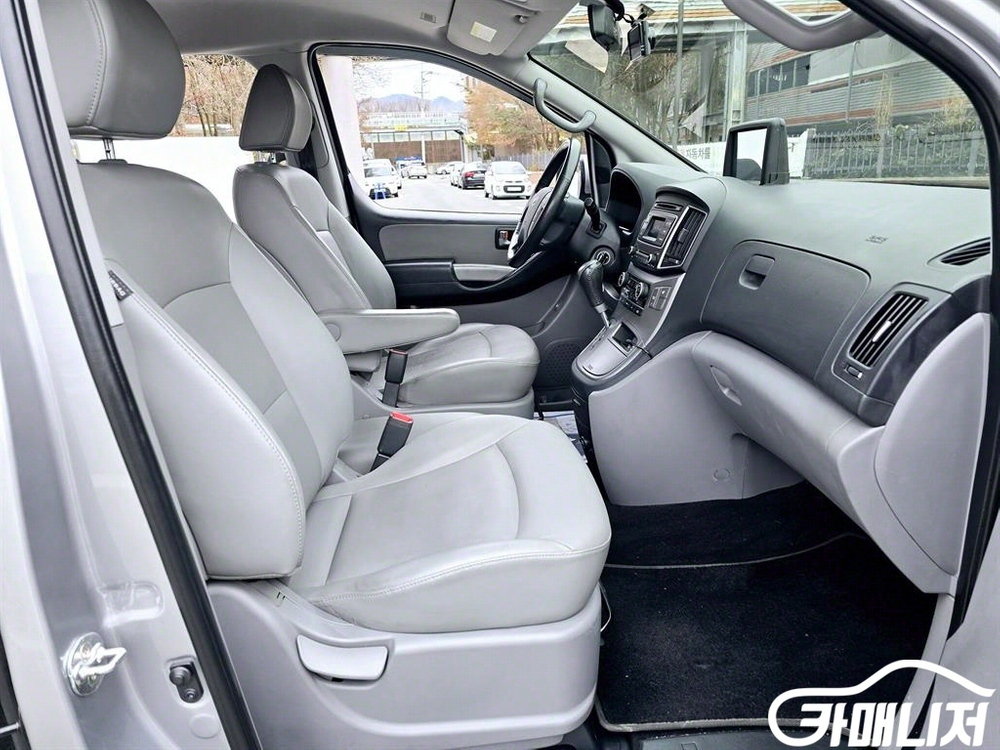 [현대]더 뉴 그랜드 스타렉스 2WD 어반 9인승 프리미엄 스페셜 (9인승) #3월급매--8