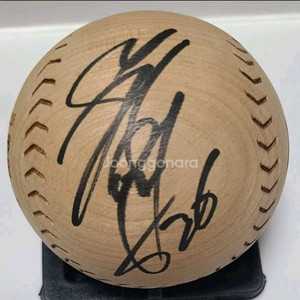 이승엽 600홈런 목각볼 싸인 이미지