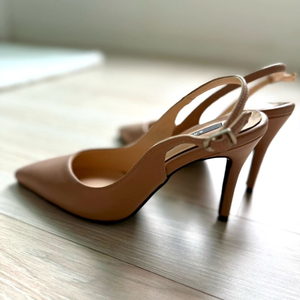 스타킹 포함 | 애장템 중고 스텔레토 하이힐 구두 235size