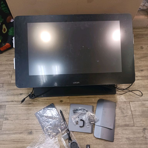 와콤 신티크 액정 타블렛 dth-2700터치+에르고 스탠드 리모컨