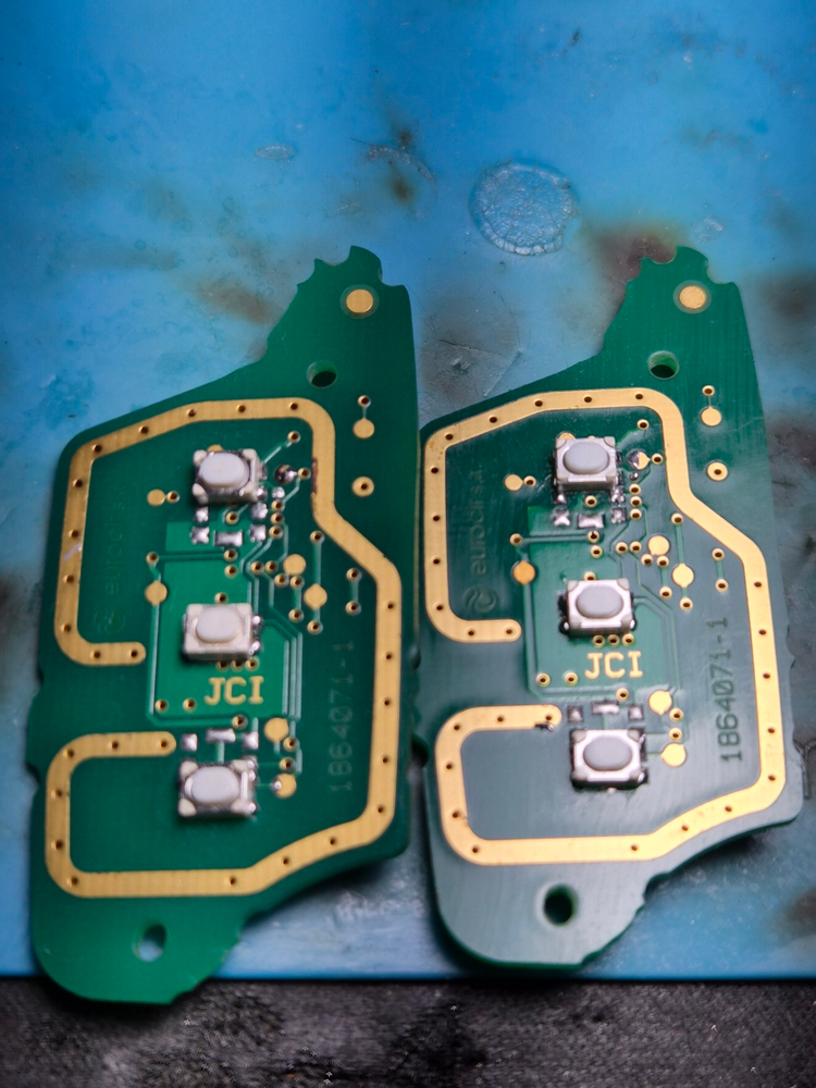 르노 SM3 2011년식 스마트키 수리 작업 이미지