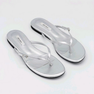 올이즈러브 버클 플립플랍 실버 255