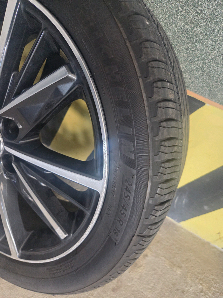 더뉴그랜져르블랑 18인치 휠타이어--1