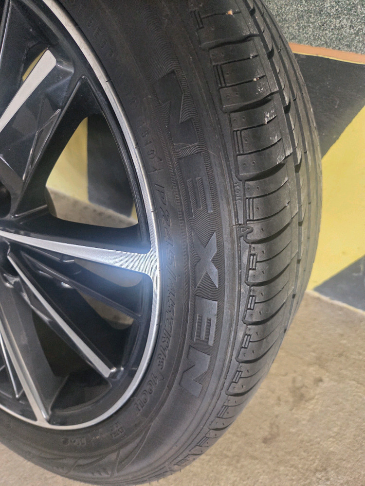 더뉴그랜져르블랑 18인치 휠타이어--2