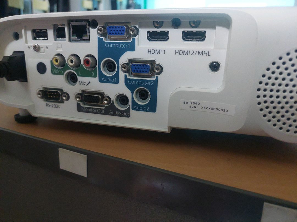 엡손 EB-2042프로젝터 이미지