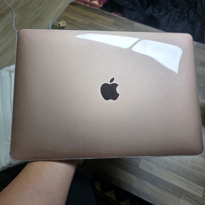 맥북에어 13인치 로즈골드 i5 10세대 팝니다