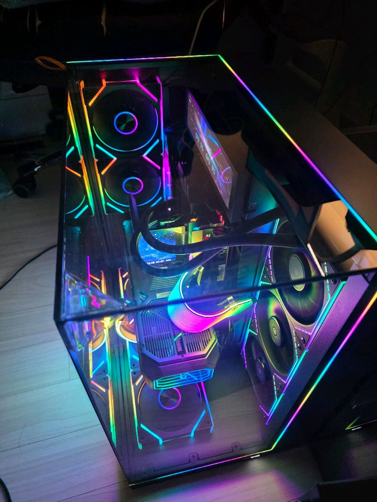 라이젠9 9950X3D X870E HERO 5090 익스트림 최고사양 감성본체 급매--5