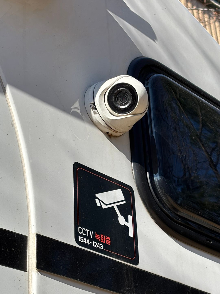 캠핑카2023년 10월 출고 YESRV ZEUS 560RU 프리미엄 패키지 판매합니다 이미지