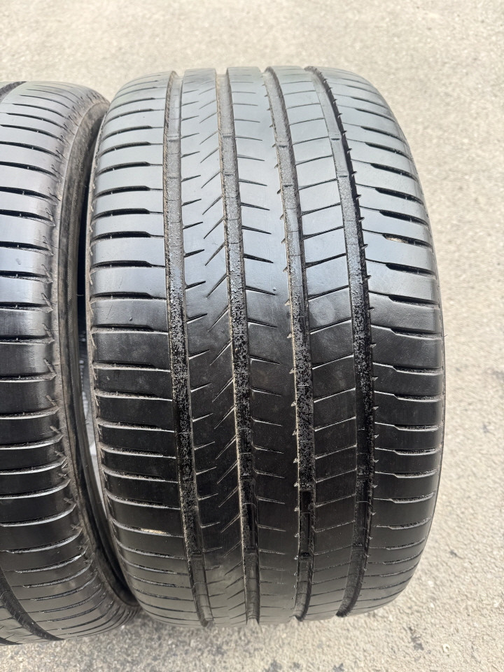 295 35 21 브릿지스톤 알렌자 001 중고 타이어 2짝 판매합니다 이미지