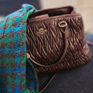 브라운 셔링 가죽 토트백 (숄더/ 크로스 가능)