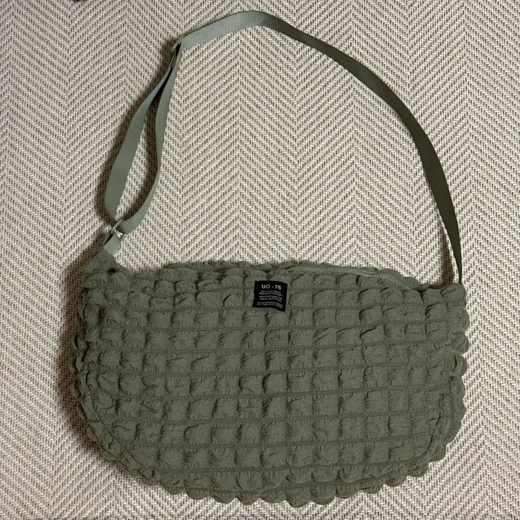 (택포) 어반아웃피터스 구름백--1