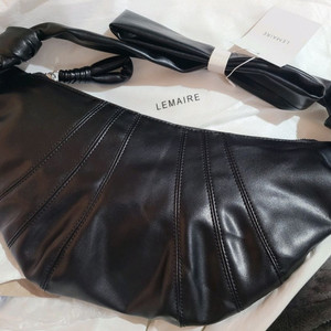 로에베 크로와상 미디움 사이즈