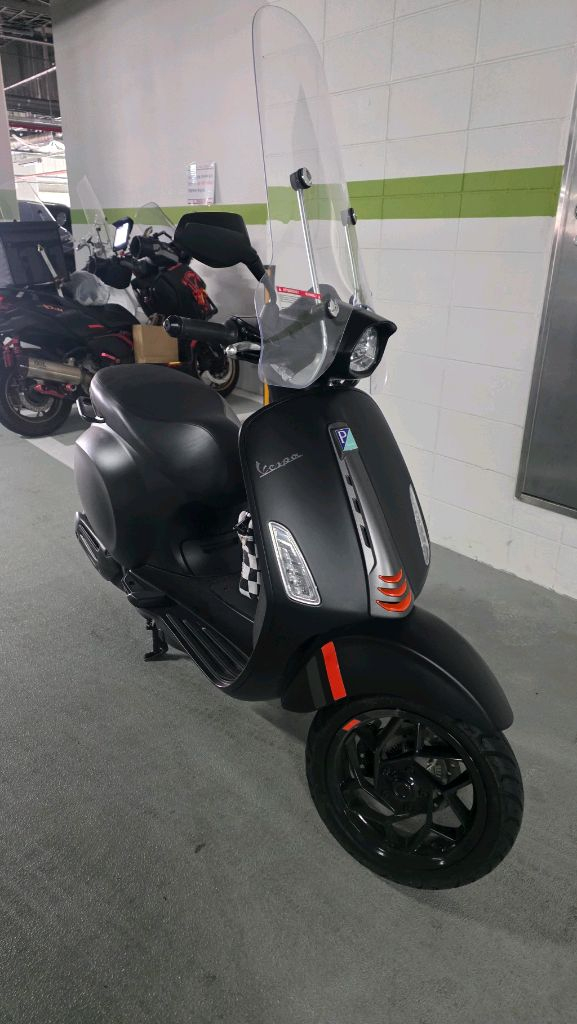 베스파 24년식 스프린트 ABS 이미지