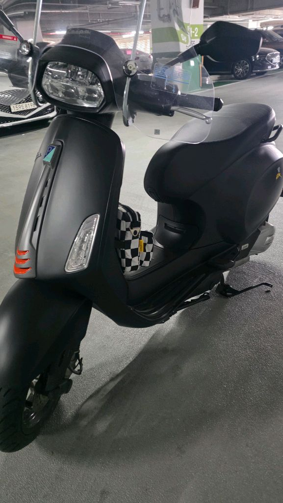 베스파 24년식 스프린트 ABS 이미지