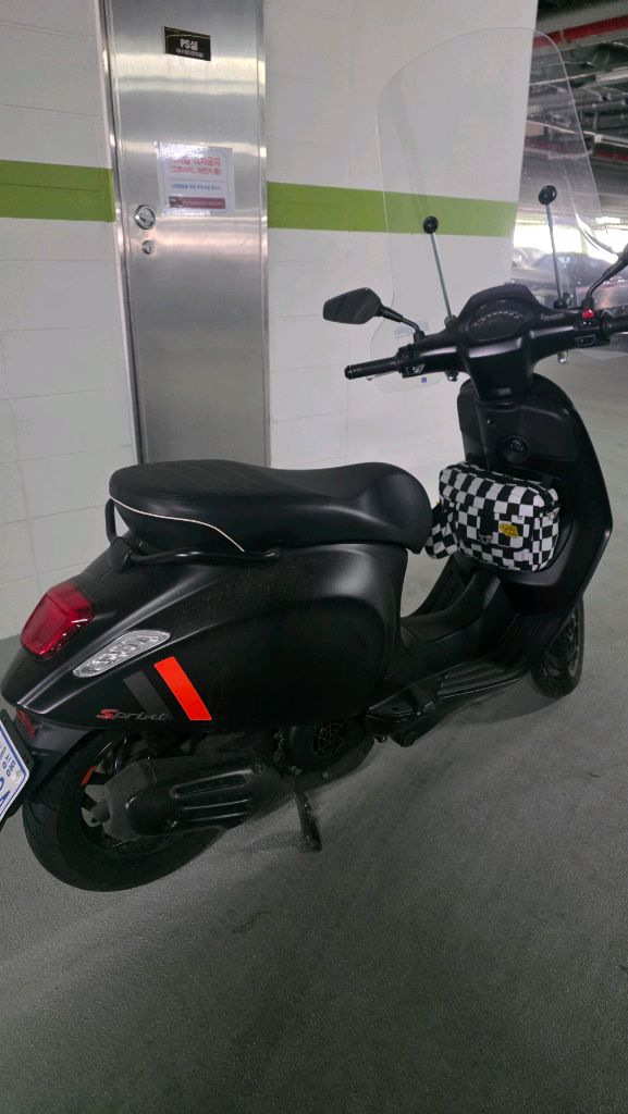 베스파 24년식 스프린트 ABS 이미지