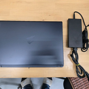 기가바이트 어로스 16X 게이밍 노트북 판매합니다 이미지