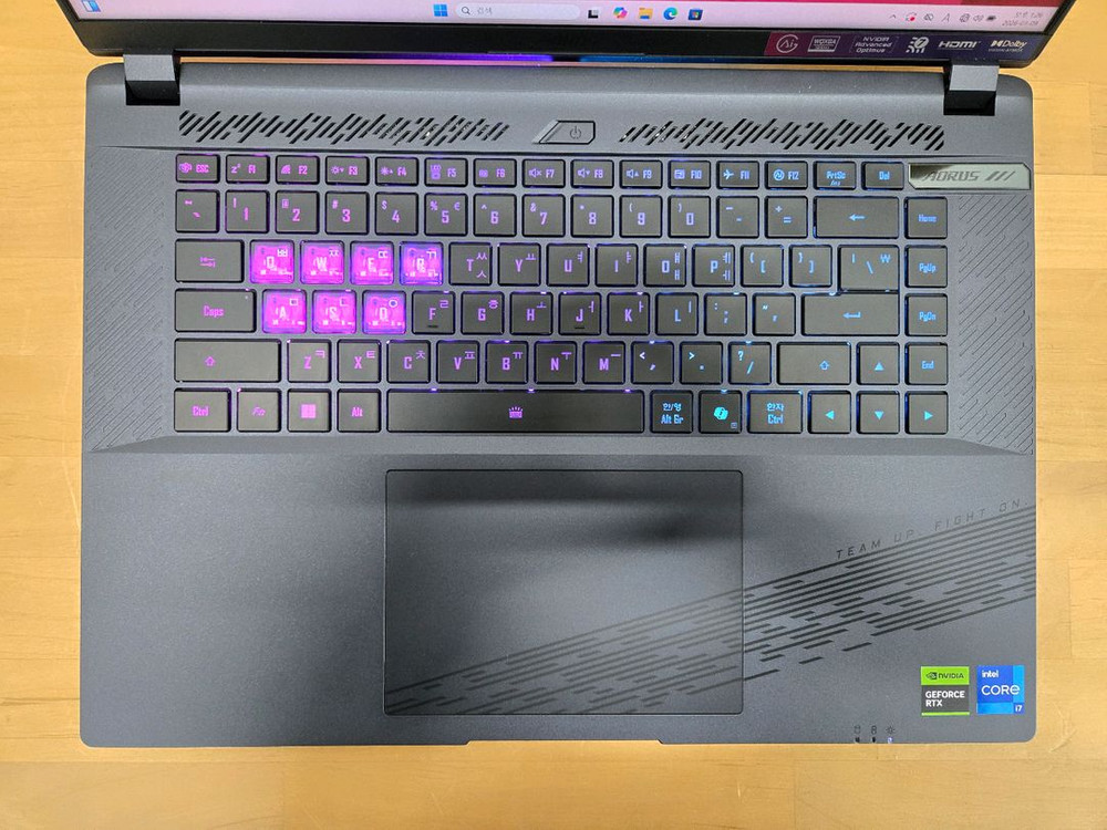 기가바이트 어로스 16X 게이밍 노트북 판매합니다 이미지