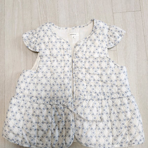 슈슈앤크라 패딩 조끼 4y