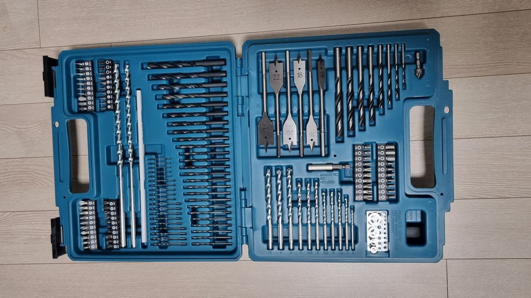 마끼다 드릴비트셋트 팝니다. 이미지